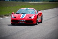 Pilotage Ferrari F458 4 tours - Circuit de Trappes (78) ou Circuit de Montlhéry (91)